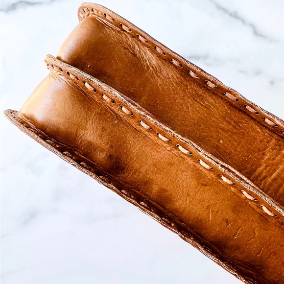 Chiapas Small Brief Style Crossbody - Picture 5 of 7